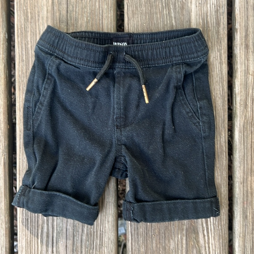 Shorts - Picture 2 of 5